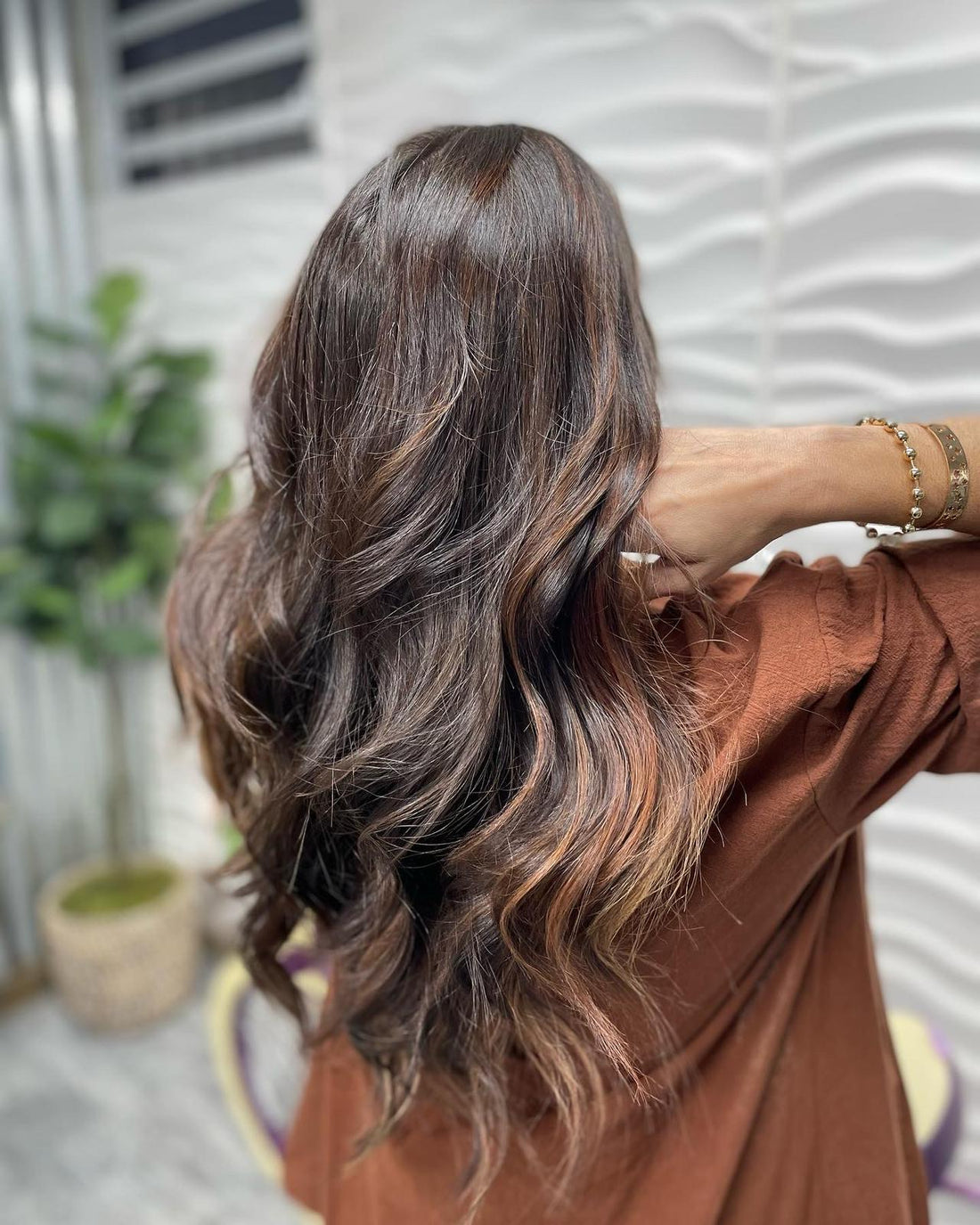 “5 Causas Comunes de la Caída del Cabello y Cómo Combatirlas con Nuestro Kit Completo de Crecimiento y Prevención” - ViveHermosa